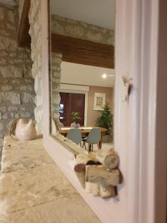 La Petite Loge des Vignes Private Jacuzzi - 8