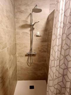 La Petite Loge des Vignes Private Jacuzzi - 3