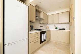 Notting Hill Ground-Floor Retreat - 4