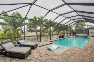 Private Poolside Lounge! Waterfront Cape Coral Gem - 0