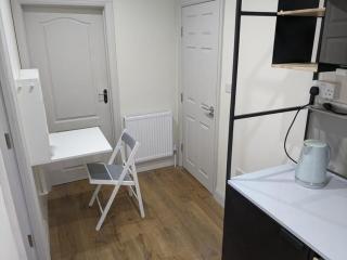 Stylish Self Contained Unit - High Wycombe - 3