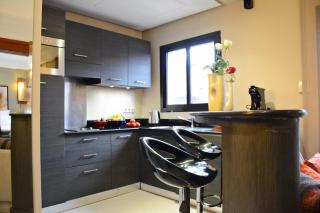 1 King BR with AC, Roof Pool & View-Perfect for 2- City Center - 2