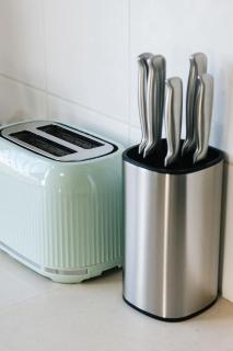 Modern Family Retreat Shops Parks and Transport - 4