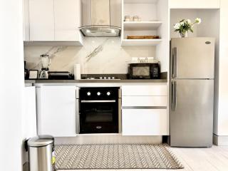 Comfy Apt, Rooftop Lounge, Pool - 5