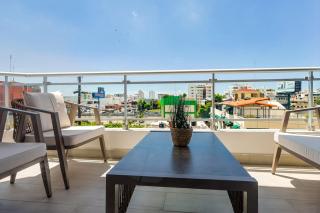 Spacious, 3BD City Center Apt - 5