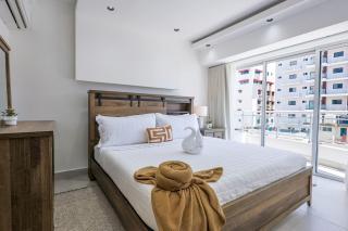 Spacious, 3BD City Center Apt - 1