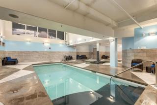 Mountain Escape 2BR Hot tub and Pool Near Banff - 6