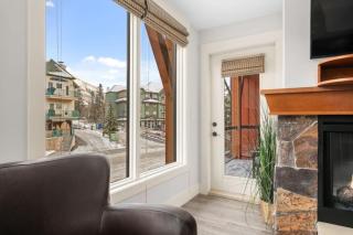 Mountain Escape 2BR Hot tub and Pool Near Banff - 5