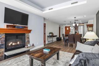 Mountain Escape 2BR Hot tub and Pool Near Banff - 2