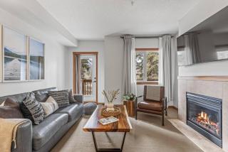 Chic 1BR City Nest Heated Parking and Hot Tub and Pool - 5