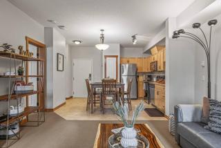 Chic 1BR City Nest Heated Parking and Hot Tub and Pool - 1