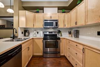 Spacious Getaway near Banff with Heated Pool - 4