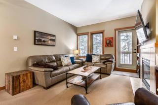 Spacious Getaway near Banff with Heated Pool - 6