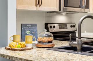 Lovely 2BR Canmore Condo w Heated Pool and Hot Tub - 8