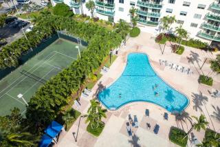 1-Bedroom Apartment with Ocean View and Balcony near Sunny Isles Beach - 9