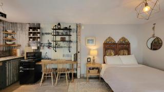 Rosewood Landing by WanderLodges - Hot tub - Sauna - 9