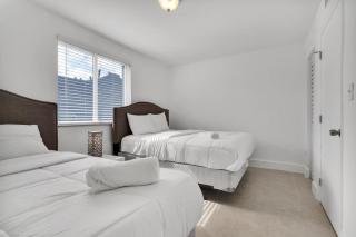 Magical 2 BR Apartment - Best Area in Miami - 4