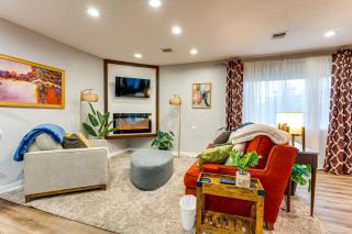 Unique, Convenient Couples Apt Near Dtwn Flushing - 0