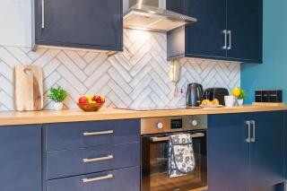 The Ground Floor Getaway with Free Parking - 4