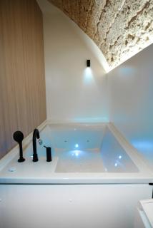 Myra Bari Bed & Spa - 4