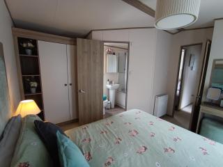 16 Lakeview, Pelham Retreat - 4