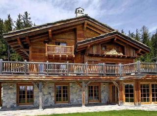 Stunning chalet of 500 sqm - 0