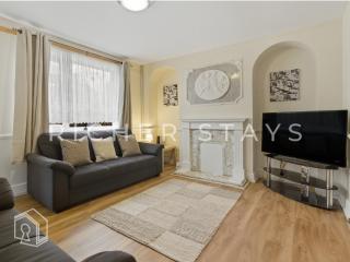 Spacious 3BR House in Tilbury, Driveway and Garden - 0