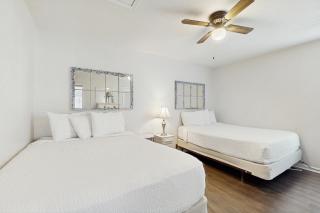 Horizon South 23D - 2