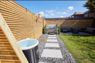 The Retreat 4BR Luxury Stay HotTub Cinema Fast Wi-Fi Near Seatront - 6