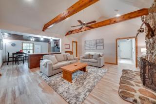 Waterfront Texarkana Cabin Tranquil Acreage - 5