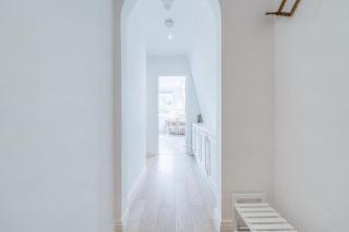 Cozy 1BR Flat - Penthouse Kensington Suite - 7