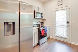 Pets Welcome! Family Townhome with Yard in Atlanta - 8