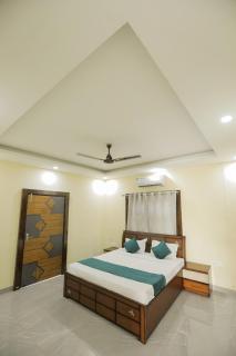 Farm House Noida 135 - 3
