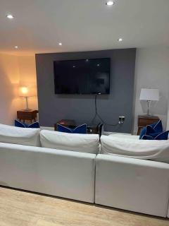 2 Bedroom City Centre Georgian Quarter Apartment - 5