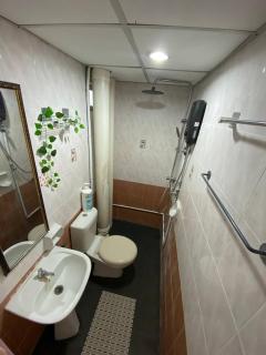 Budget Friendly 3Bedroom Walkable to USM - 5