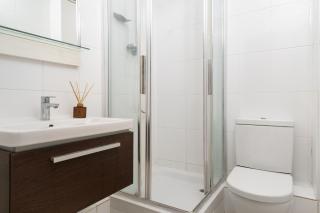 Spacious 3BR Flat for 5 Prime Liverpool St - 6