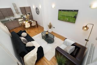 Spacious 3BR Flat for 5 Prime Liverpool St - 9