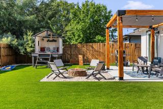 Southern Solace Retreat Game Room Getaway - 0