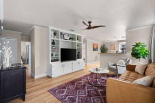 Southern Solace Retreat Game Room Getaway - 5