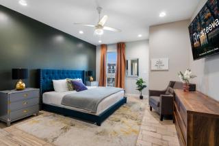 Luxury 3-Story Home w Pool & Parking garage - 7