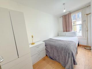 Spear Mews Apartments - 3