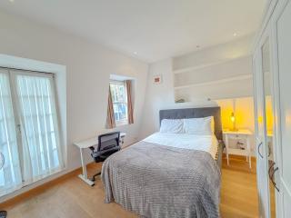 Spear Mews Apartments - 2