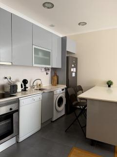 By the River - Lisbon Apartment - 5