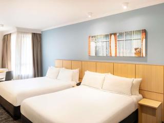 Mercure Sydney Manly Warringah - 1