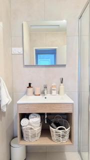 Charmant petit F1 avec jardin - 2