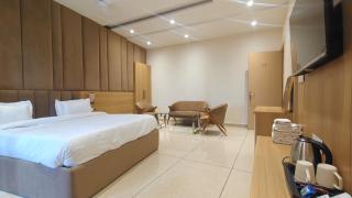 Miran Hotel & Suites - Mathura Road Faridabad - 4