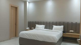 Miran Hotel & Suites - Mathura Road Faridabad - 1