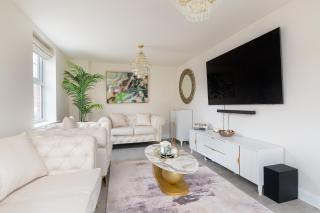 4 Bedroom Detached House - 0