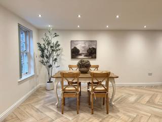 4 bed Townhouse in Central Bury St Edmunds - 1