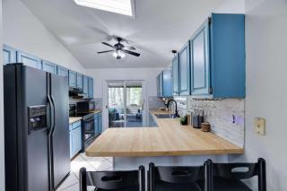 The Playhouse Retreat Large Game Room Fire Pit - 4